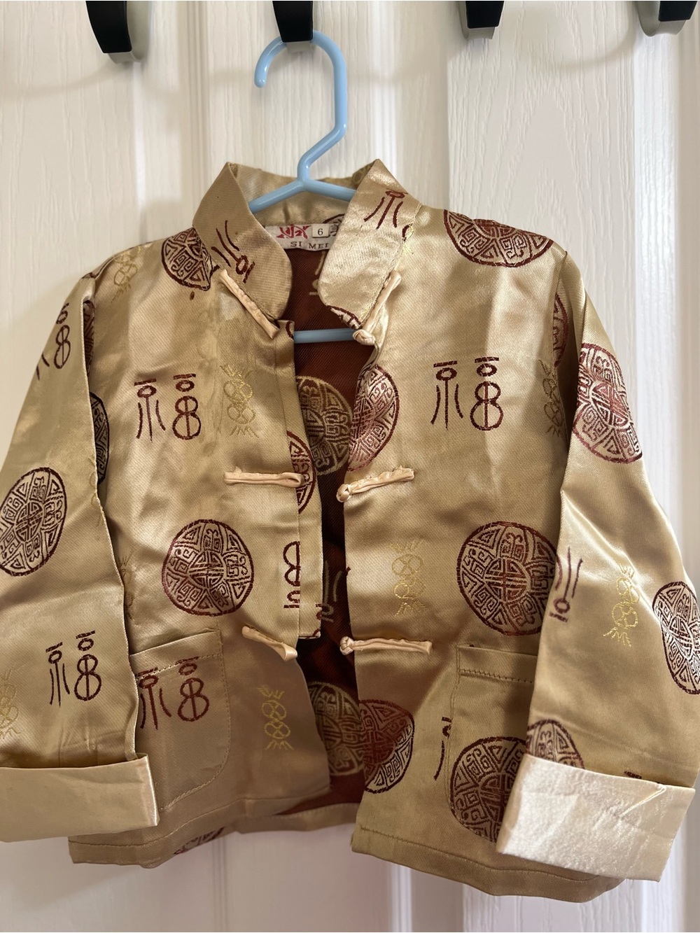 Chinese traditional outfit up